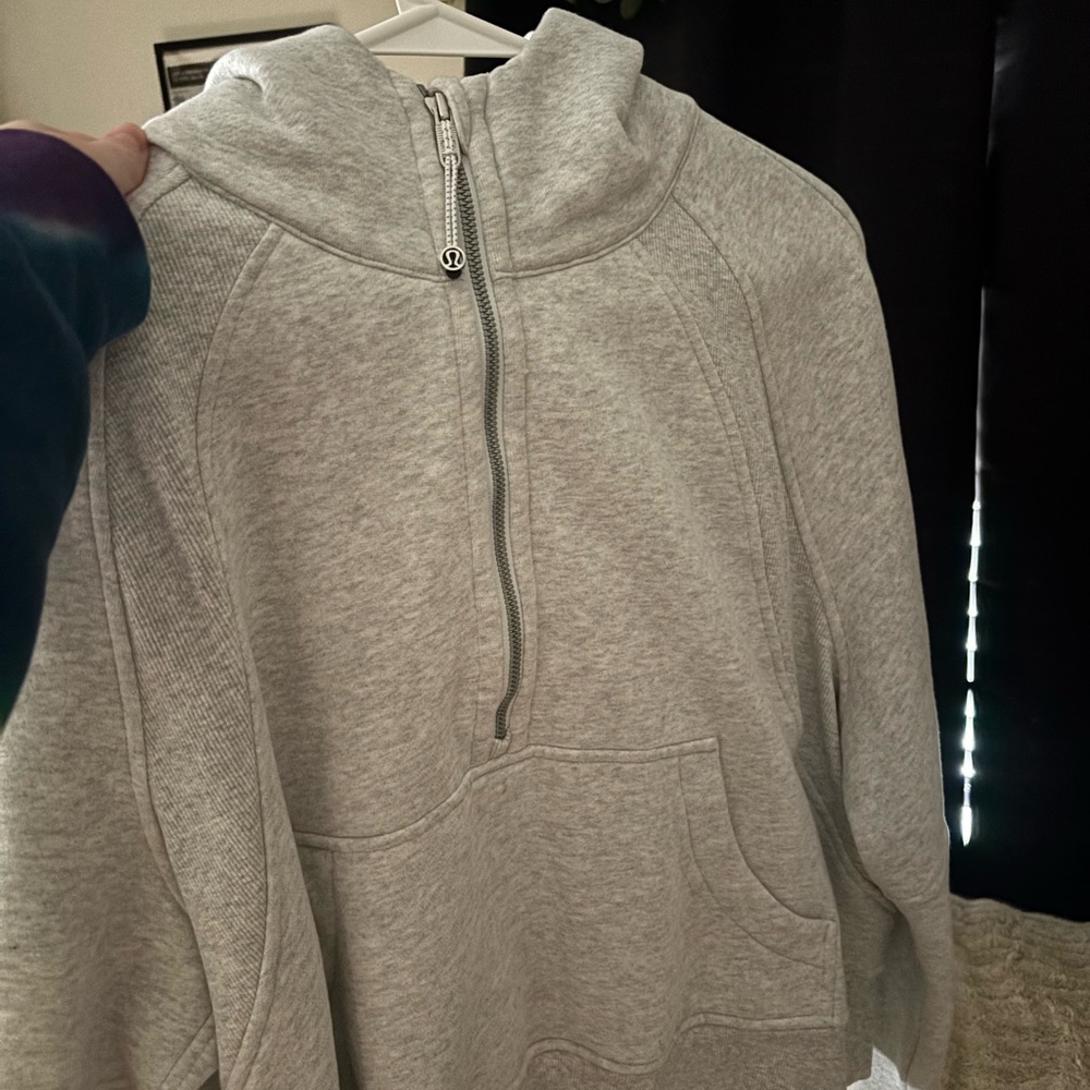 lululemon athletica Women’s Light Gray Half-Zip Funnel Neck Sweatshirt